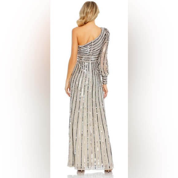 NWT Mac Duggal Asymmetrical One Shoulder Sequin Gown Platinum Size 6 - Picture 2 of 13